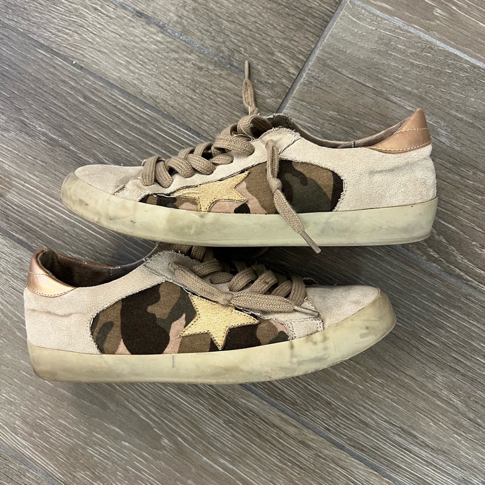 Camouflage Star Sneakers